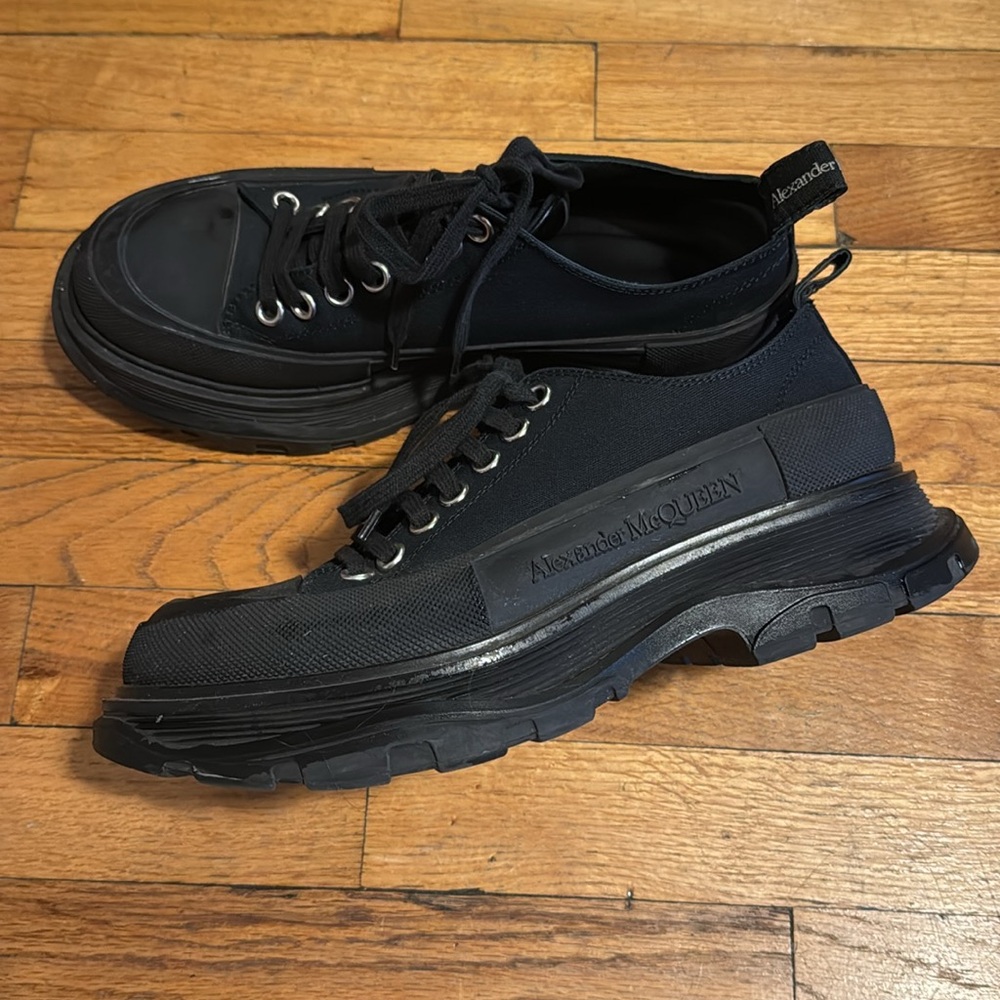 Alexander McQueen thread slick low top